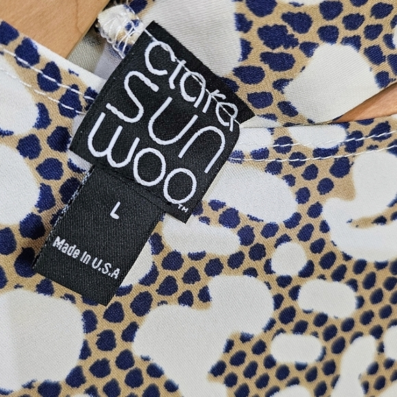 Clara Sunwoo Leopard Print Scoop Neck Relaxed Fit Popover Blouse White Tan Large - Picture 11 of 12
